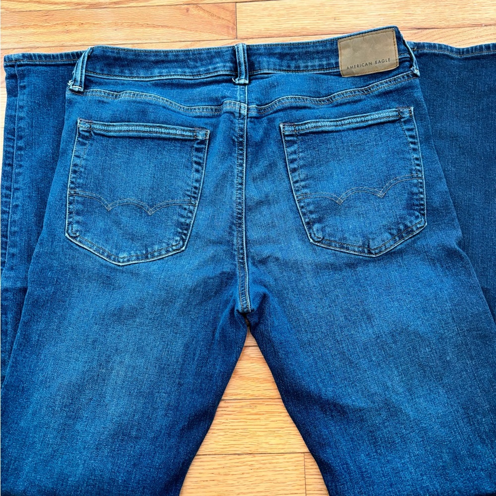 Dark wash American eagle jeans